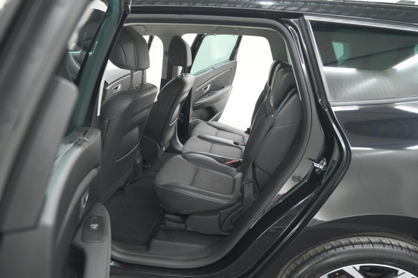 Renault Grand Scénic TCe 140 EDC Limited | 7 Zitplaatsen | Trekhaak | Camera | Dodehoekdetectie | Apple Carplay