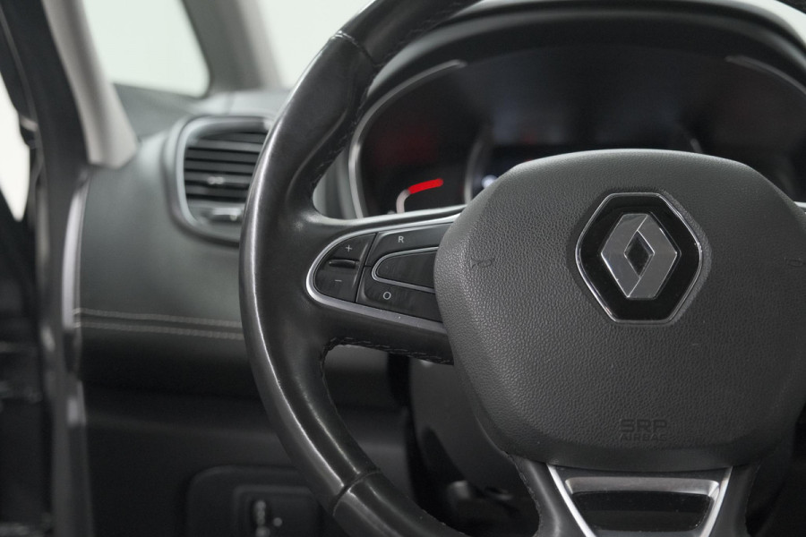 Renault Grand Scénic TCe 140 EDC Limited | 7 Zitplaatsen | Trekhaak | Camera | Dodehoekdetectie | Apple Carplay