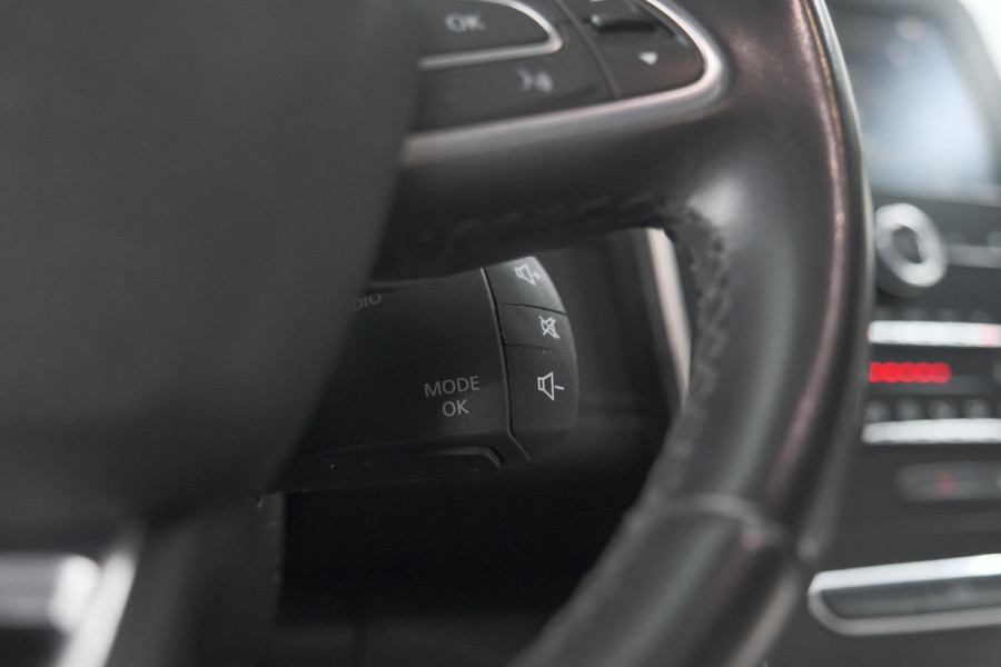 Renault Grand Scénic TCe 140 EDC Limited | 7 Zitplaatsen | Trekhaak | Camera | Dodehoekdetectie | Apple Carplay