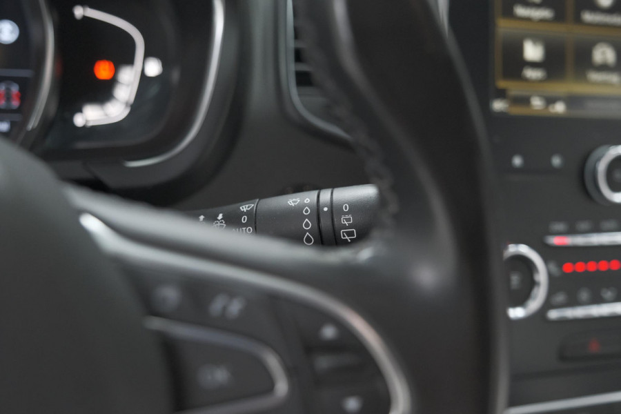 Renault Grand Scénic TCe 140 EDC Limited | 7 Zitplaatsen | Trekhaak | Camera | Dodehoekdetectie | Apple Carplay