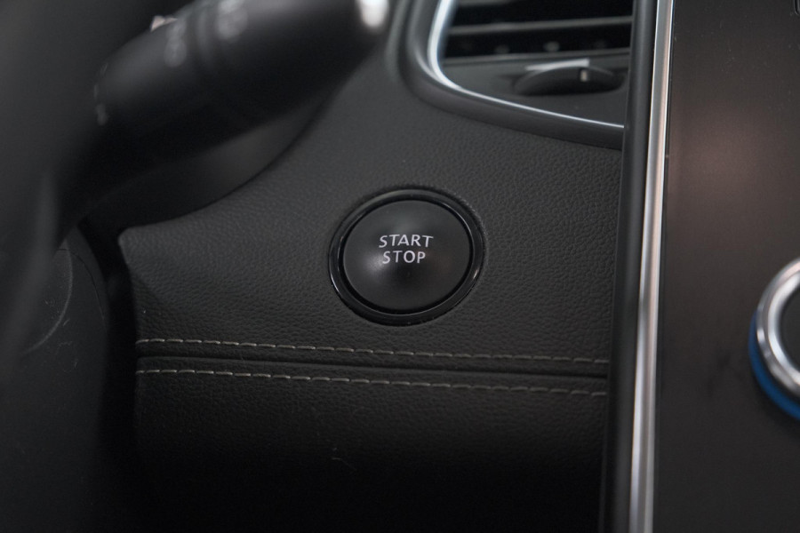 Renault Grand Scénic TCe 140 EDC Limited | 7 Zitplaatsen | Trekhaak | Camera | Dodehoekdetectie | Apple Carplay