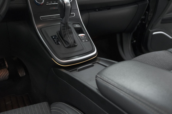 Renault Grand Scénic TCe 140 EDC Limited | 7 Zitplaatsen | Trekhaak | Camera | Dodehoekdetectie | Apple Carplay