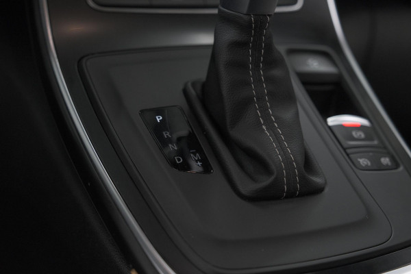Renault Grand Scénic TCe 140 EDC Limited | 7 Zitplaatsen | Trekhaak | Camera | Dodehoekdetectie | Apple Carplay