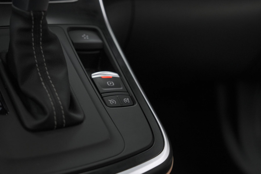 Renault Grand Scénic TCe 140 EDC Limited | 7 Zitplaatsen | Trekhaak | Camera | Dodehoekdetectie | Apple Carplay
