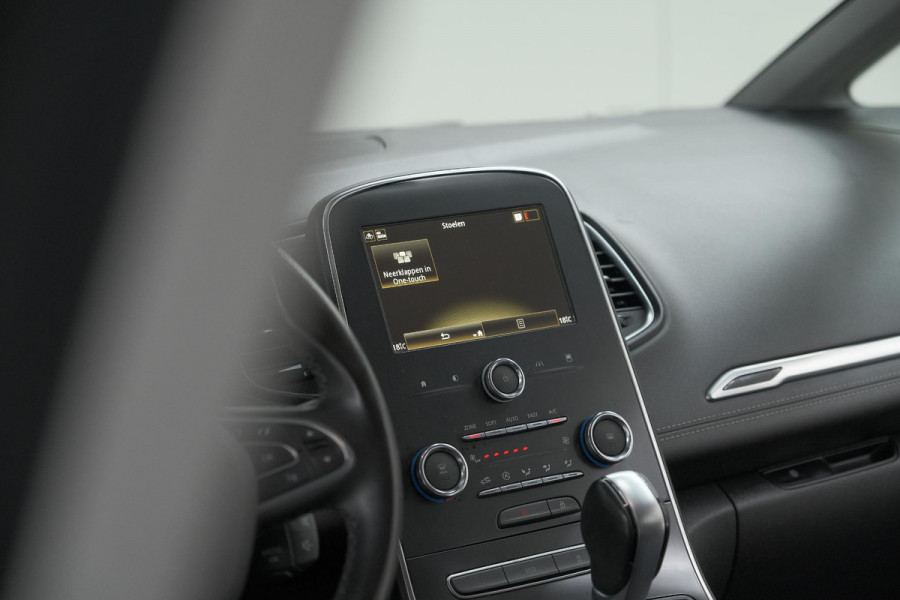 Renault Grand Scénic TCe 140 EDC Limited | 7 Zitplaatsen | Trekhaak | Camera | Dodehoekdetectie | Apple Carplay