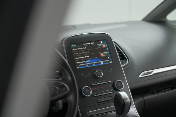 Renault Grand Scénic TCe 140 EDC Limited | 7 Zitplaatsen | Trekhaak | Camera | Dodehoekdetectie | Apple Carplay