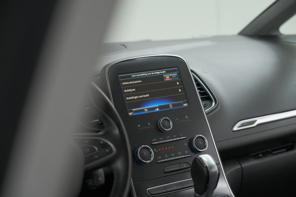 Renault Grand Scénic TCe 140 EDC Limited | 7 Zitplaatsen | Trekhaak | Camera | Dodehoekdetectie | Apple Carplay