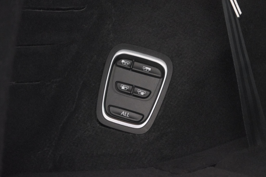 Renault Grand Scénic TCe 140 EDC Limited | 7 Zitplaatsen | Trekhaak | Camera | Dodehoekdetectie | Apple Carplay