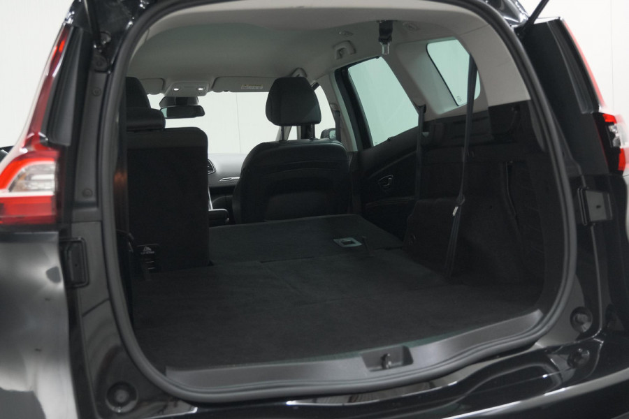 Renault Grand Scénic TCe 140 EDC Limited | 7 Zitplaatsen | Trekhaak | Camera | Dodehoekdetectie | Apple Carplay