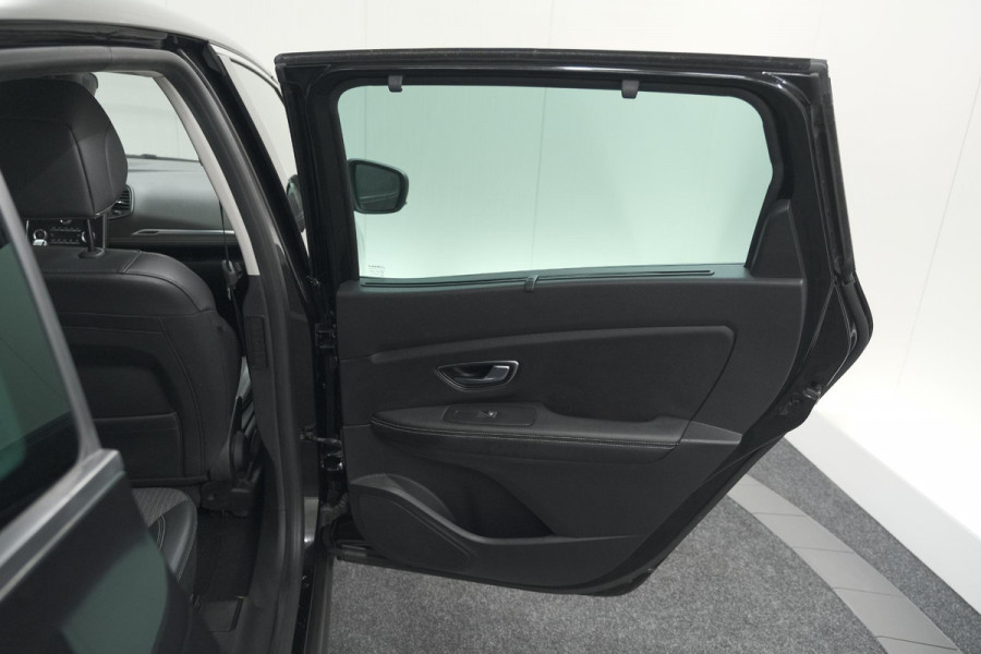 Renault Grand Scénic TCe 140 EDC Limited | 7 Zitplaatsen | Trekhaak | Camera | Dodehoekdetectie | Apple Carplay