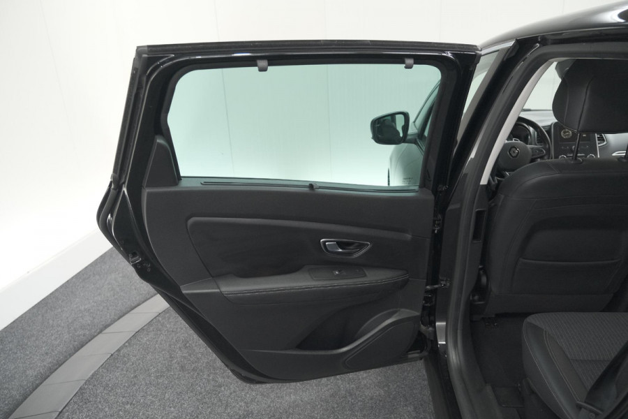 Renault Grand Scénic TCe 140 EDC Limited | 7 Zitplaatsen | Trekhaak | Camera | Dodehoekdetectie | Apple Carplay