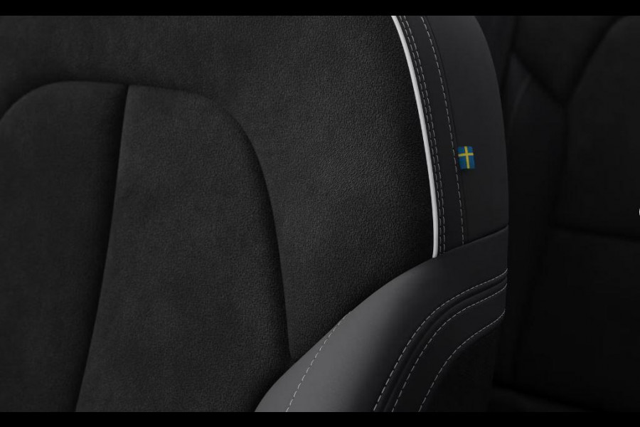Volvo EX40 Single Motor Extended Range Plus 82 kWh / Panoramadak / Harman Kardon / 360 camera / Microtech/Nubuck / 20'' 5-Spaaks Black Diamond Cut