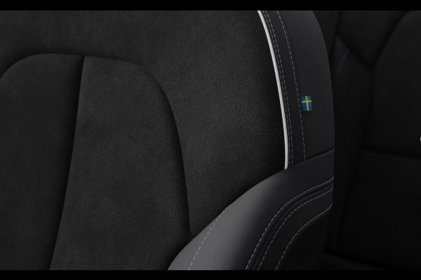 Volvo EX40 Single Motor Extended Range Plus 82 kWh / Panoramadak / Harman Kardon / 360 camera / Microtech/Nubuck / 20'' 5-Spaaks Black Diamond Cut