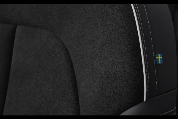 Volvo EX40 Single Motor Extended Range Plus 82 kWh / Panoramadak / Harman Kardon / 360 camera / Microtech/Nubuck / 20'' 5-Spaaks Black Diamond Cut