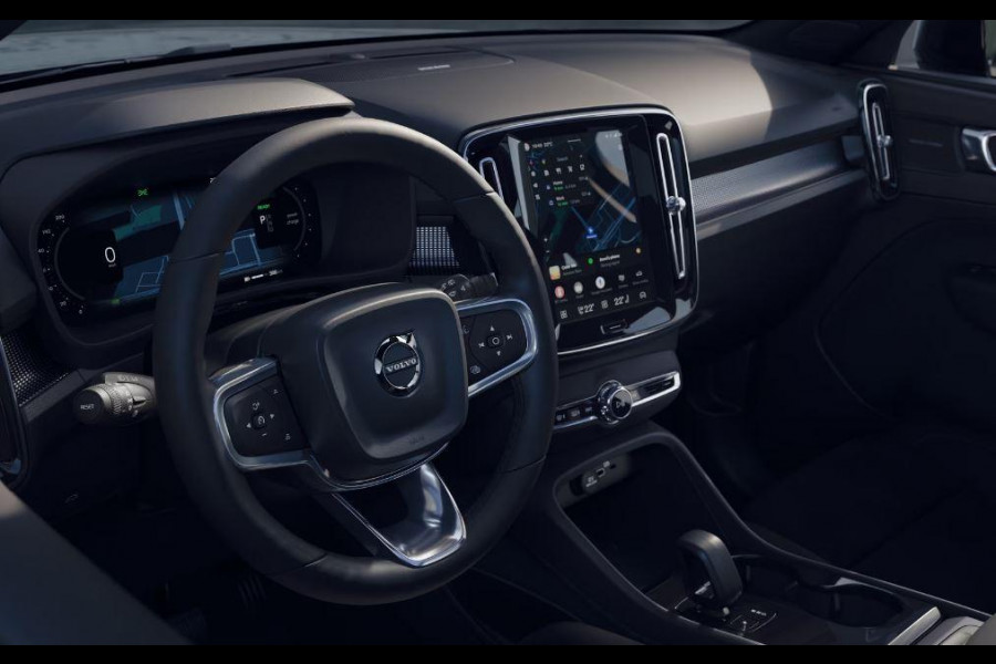 Volvo EX40 Single Motor Extended Range Plus 82 kWh / Panoramadak / Harman Kardon / 360 camera / Microtech/Nubuck / 20'' 5-Spaaks Black Diamond Cut
