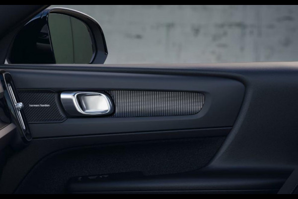Volvo EX40 Single Motor Extended Range Plus 82 kWh / Panoramadak / Harman Kardon / 360 camera / Microtech/Nubuck / 20'' 5-Spaaks Black Diamond Cut