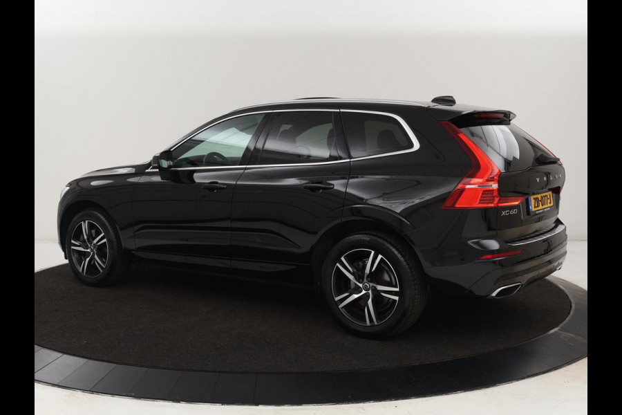 Volvo XC60 2.0 T5 R Design | Panoramadak | Trekhaak | Adaptive cruise | Leder/Alcantara | Camera | Head-Up | Stoelverwarming | Carplay | Navigatie | Full LED | Harman/Kardon