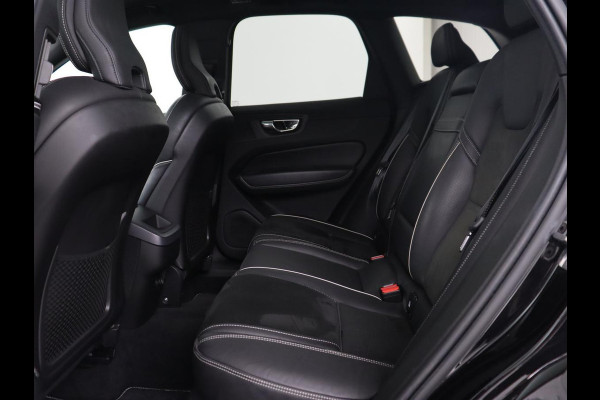 Volvo XC60 2.0 T5 R Design | Panoramadak | Trekhaak | Adaptive cruise | Leder/Alcantara | Camera | Head-Up | Stoelverwarming | Carplay | Navigatie | Full LED | Harman/Kardon
