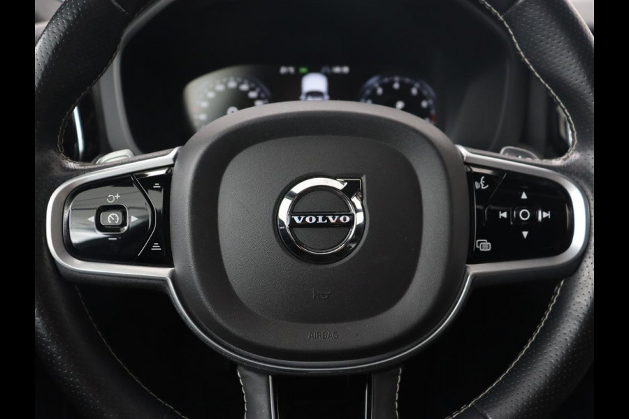 Volvo XC60 2.0 T5 R Design | Panoramadak | Trekhaak | Adaptive cruise | Leder/Alcantara | Camera | Head-Up | Stoelverwarming | Carplay | Navigatie | Full LED | Harman/Kardon