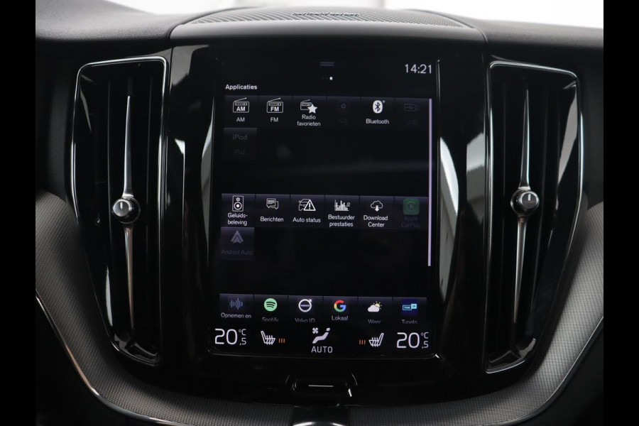 Volvo XC60 2.0 T5 R Design | Panoramadak | Trekhaak | Adaptive cruise | Leder/Alcantara | Camera | Head-Up | Stoelverwarming | Carplay | Navigatie | Full LED | Harman/Kardon