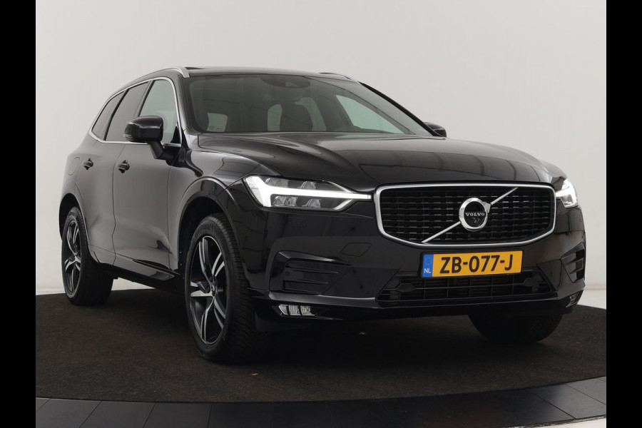 Volvo XC60 2.0 T5 R Design | Panoramadak | Trekhaak | Adaptive cruise | Leder/Alcantara | Camera | Head-Up | Stoelverwarming | Carplay | Navigatie | Full LED | Harman/Kardon