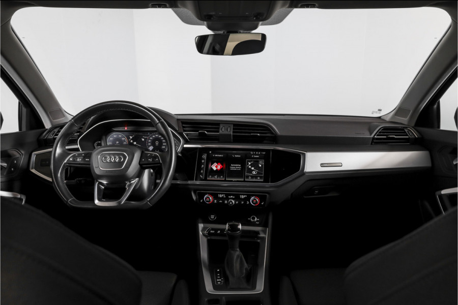 Audi Q3 45 TFSI e S edition S-line - Automaat | Dig. Cockpit | Adapt. Cruise | PDC | NAV + App. Connect | ECC | DAB | Elek. Klep | Elek. Trekhaak | LM 20" |