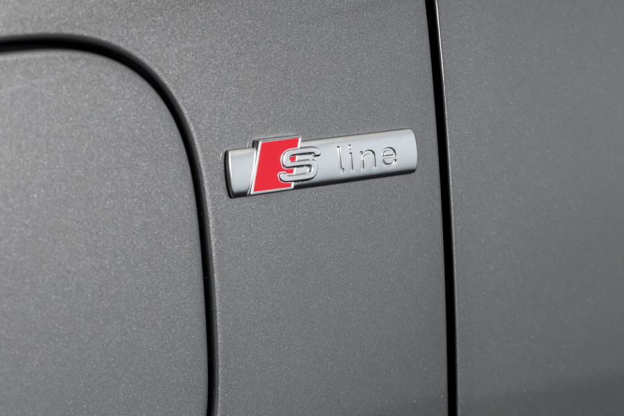 Audi Q3 45 TFSI e S edition S-line - Automaat | Dig. Cockpit | Adapt. Cruise | PDC | NAV + App. Connect | ECC | DAB | Elek. Klep | Elek. Trekhaak | LM 20" |