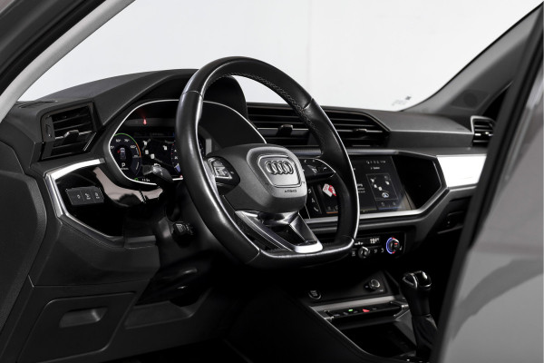 Audi Q3 45 TFSI e S edition S-line - Automaat | Dig. Cockpit | Adapt. Cruise | PDC | NAV + App. Connect | ECC | DAB | Elek. Klep | Elek. Trekhaak | LM 20" |