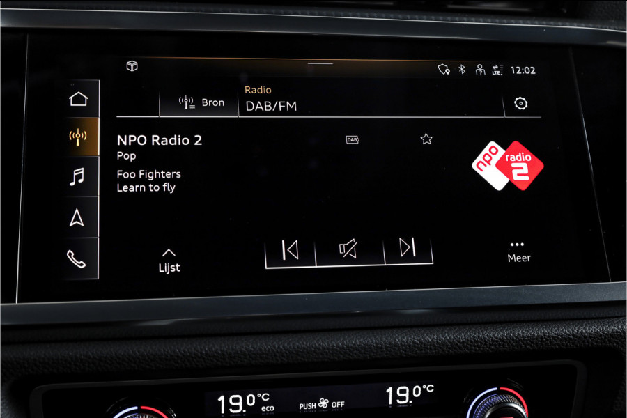 Audi Q3 45 TFSI e S edition S-line - Automaat | Dig. Cockpit | Adapt. Cruise | PDC | NAV + App. Connect | ECC | DAB | Elek. Klep | Elek. Trekhaak | LM 20" |