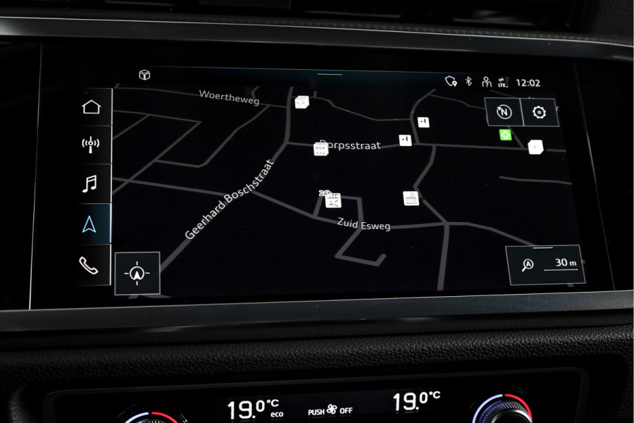 Audi Q3 45 TFSI e S edition S-line - Automaat | Dig. Cockpit | Adapt. Cruise | PDC | NAV + App. Connect | ECC | DAB | Elek. Klep | Elek. Trekhaak | LM 20" |