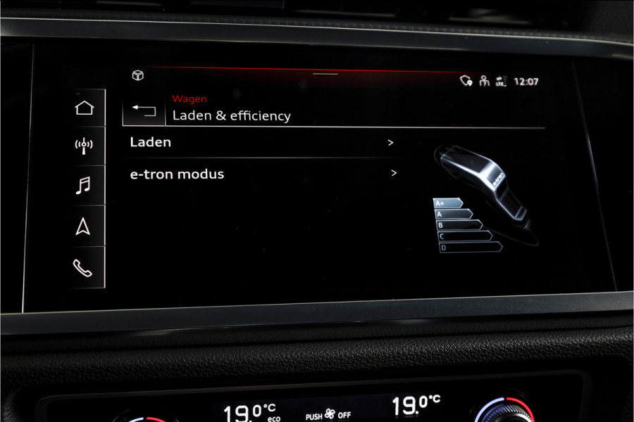 Audi Q3 45 TFSI e S edition S-line - Automaat | Dig. Cockpit | Adapt. Cruise | PDC | NAV + App. Connect | ECC | DAB | Elek. Klep | Elek. Trekhaak | LM 20" |