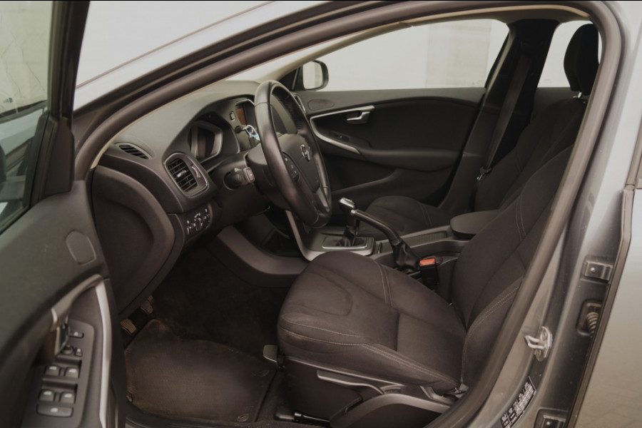 Volvo V40 Cross Country 2.0 D2 120pk Kinetic -NAVI-PDC-AIRCO-
