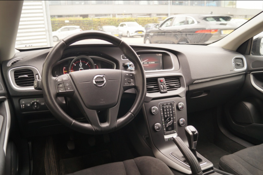 Volvo V40 Cross Country 2.0 D2 120pk Kinetic -NAVI-PDC-AIRCO-