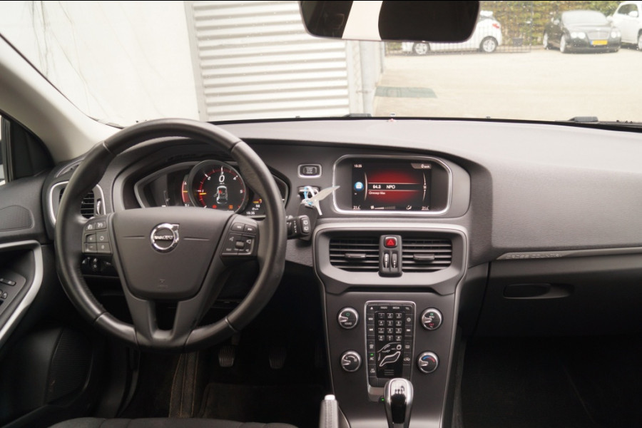 Volvo V40 Cross Country 2.0 D2 120pk Kinetic -NAVI-PDC-AIRCO-