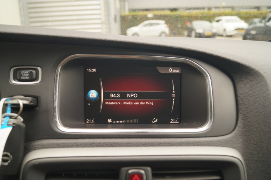 Volvo V40 Cross Country 2.0 D2 120pk Kinetic -NAVI-PDC-AIRCO-