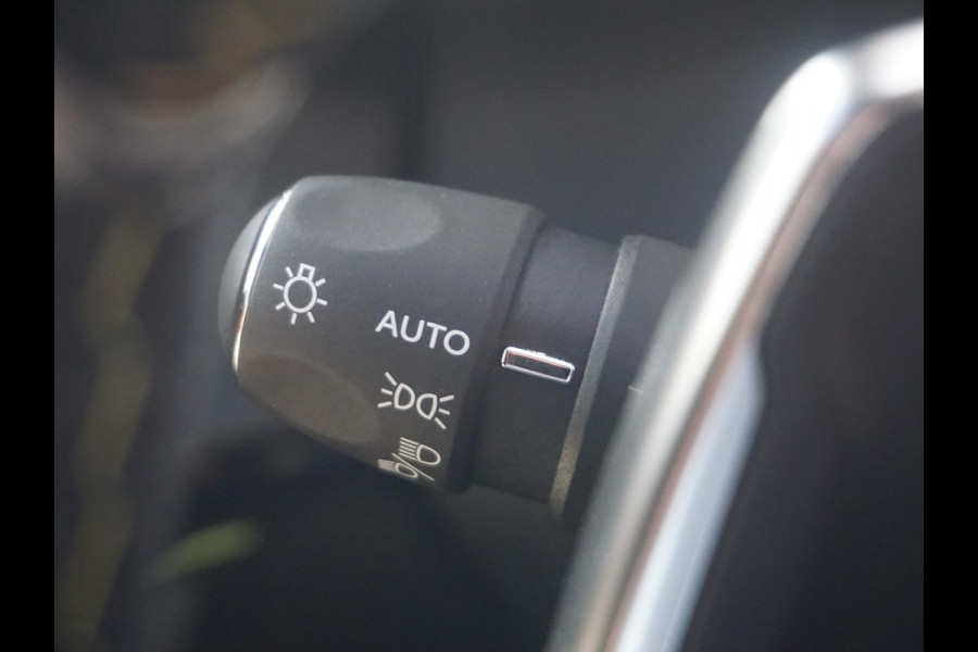 Peugeot 208 Hybrid 136 e-DCS6 GT