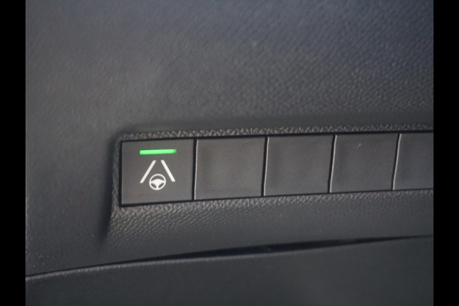 Peugeot 208 Hybrid 136 e-DCS6 GT