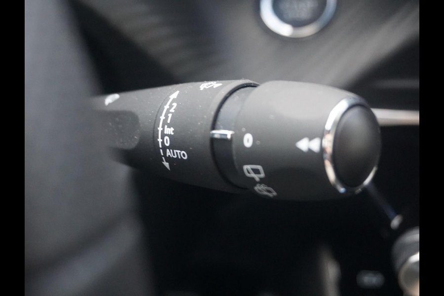 Peugeot 208 Hybrid 136 e-DCS6 GT
