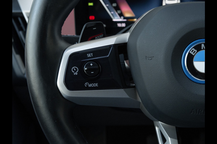 BMW iX xDrive40 Sportpakket - Driving + Parking Ass Prof - Stoelventilatie - Softclose