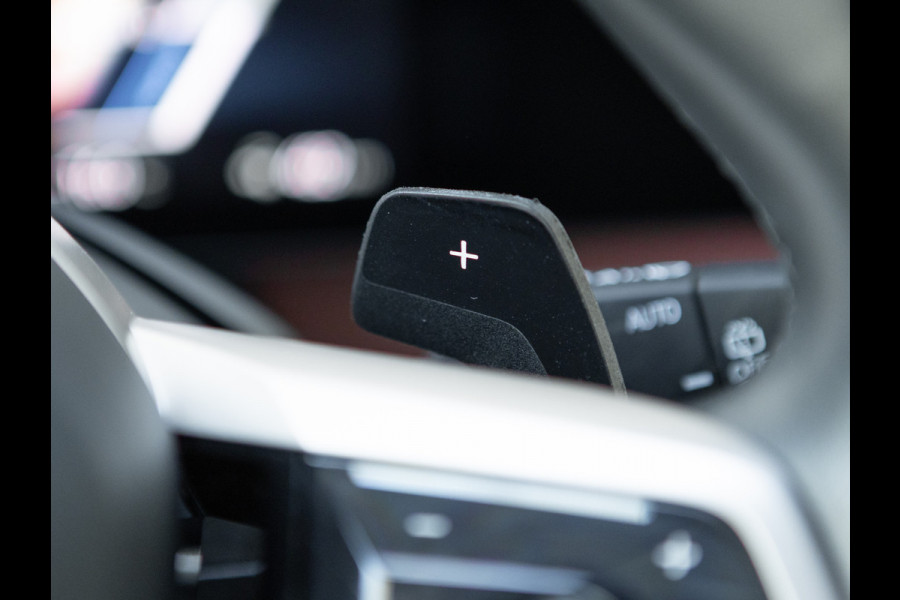 BMW iX xDrive40 Sportpakket - Driving + Parking Ass Prof - Stoelventilatie - Softclose