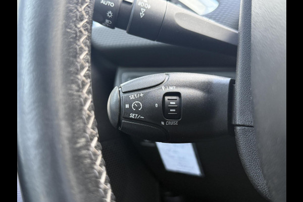 Peugeot 2008 1.2 PureTech Allure 2e Eigenaar,110pk,Dealer Onderhouden,Pano,Navi,Halfleder,Clima,Cruise,Camera,Distributie riem v.v. bij 30.849,N.A.P,Pdc V+A,Lm velgen,APK tot 07-2026