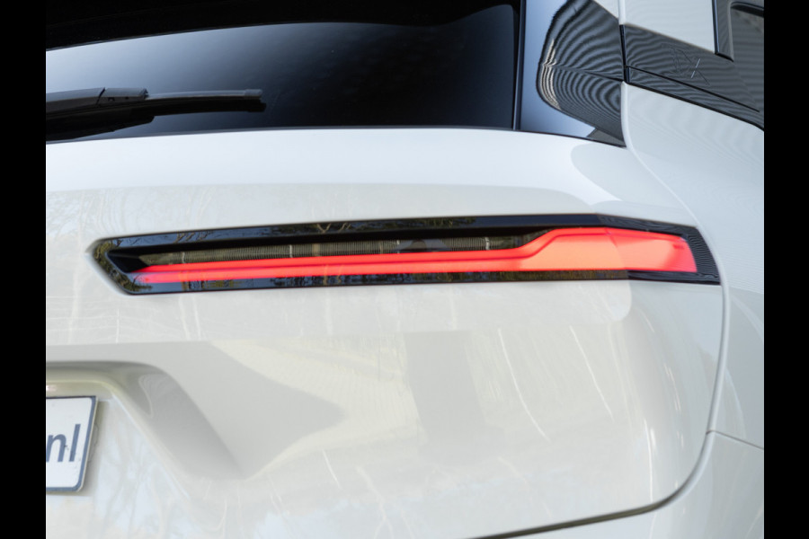 BMW iX xDrive40 Sportpakket - Driving + Parking Ass Prof - Stoelventilatie - Softclose