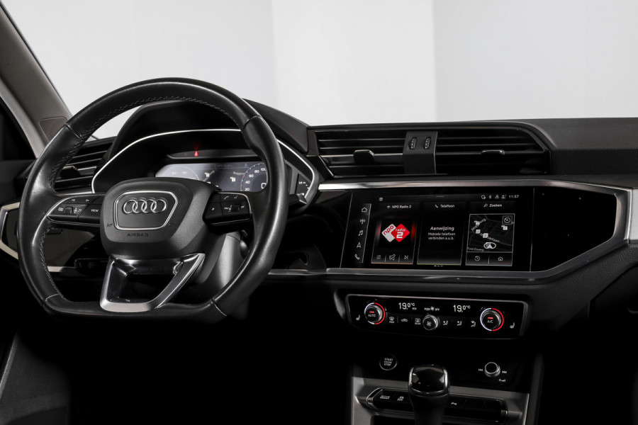 Audi Q3 45 TFSI e S edition S-line - Automaat | Dig. Cockpit | Adapt. Cruise | PDC | NAV + App. Connect | ECC | DAB | Elek. Klep | Elek. Trekhaak | LM 20" |