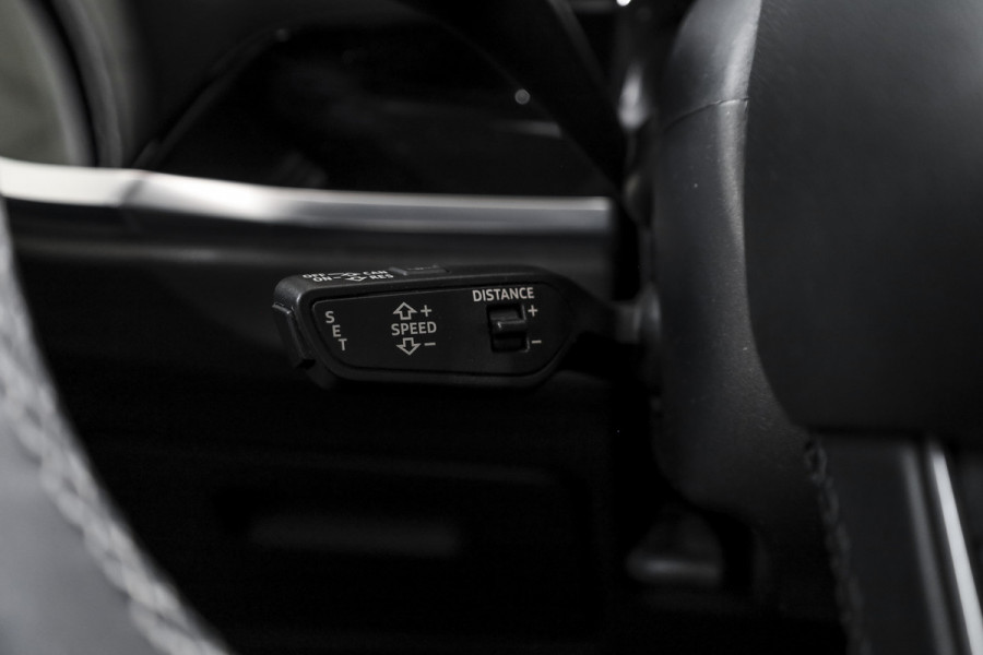 Audi Q3 45 TFSI e S edition S-line - Automaat | Dig. Cockpit | Adapt. Cruise | PDC | NAV + App. Connect | ECC | DAB | Elek. Klep | Elek. Trekhaak | LM 20" |