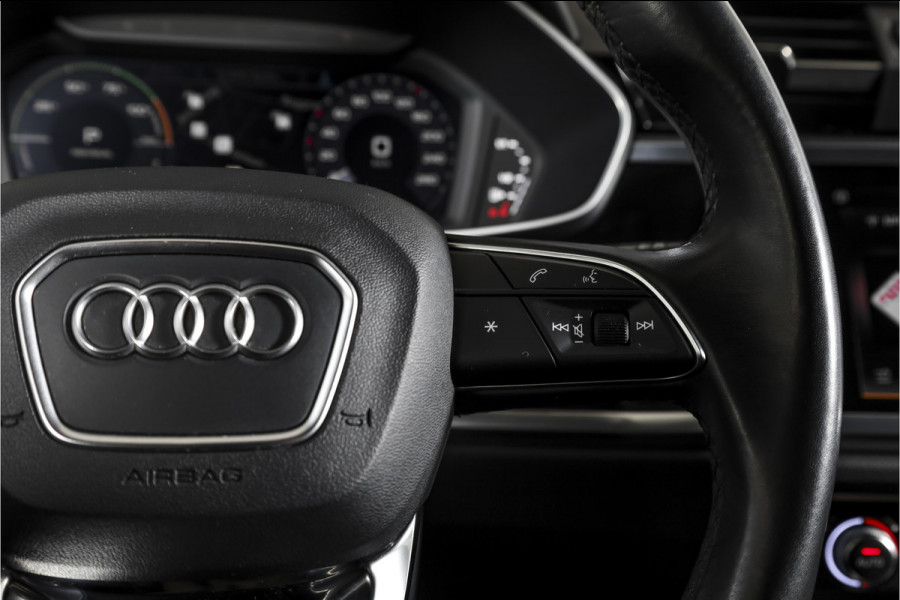 Audi Q3 45 TFSI e S edition S-line - Automaat | Dig. Cockpit | Adapt. Cruise | PDC | NAV + App. Connect | ECC | DAB | Elek. Klep | Elek. Trekhaak | LM 20" |