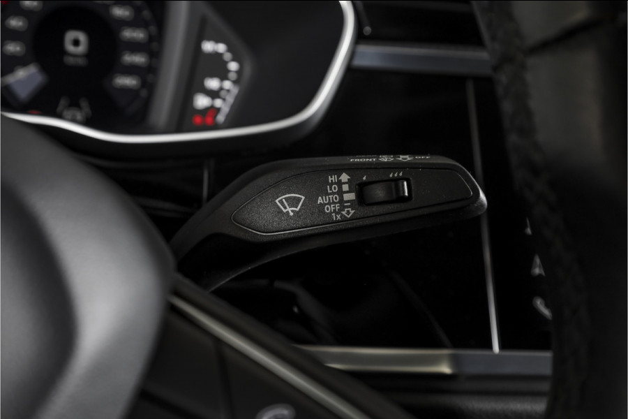 Audi Q3 45 TFSI e S edition S-line - Automaat | Dig. Cockpit | Adapt. Cruise | PDC | NAV + App. Connect | ECC | DAB | Elek. Klep | Elek. Trekhaak | LM 20" |