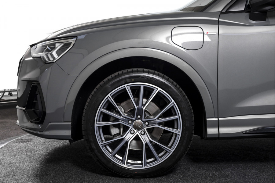 Audi Q3 45 TFSI e S edition S-line - Automaat | Dig. Cockpit | Adapt. Cruise | PDC | NAV + App. Connect | ECC | DAB | Elek. Klep | Elek. Trekhaak | LM 20" |