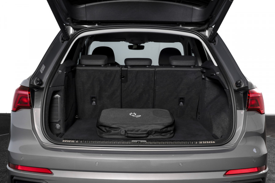 Audi Q3 45 TFSI e S edition S-line - Automaat | Dig. Cockpit | Adapt. Cruise | PDC | NAV + App. Connect | ECC | DAB | Elek. Klep | Elek. Trekhaak | LM 20" |