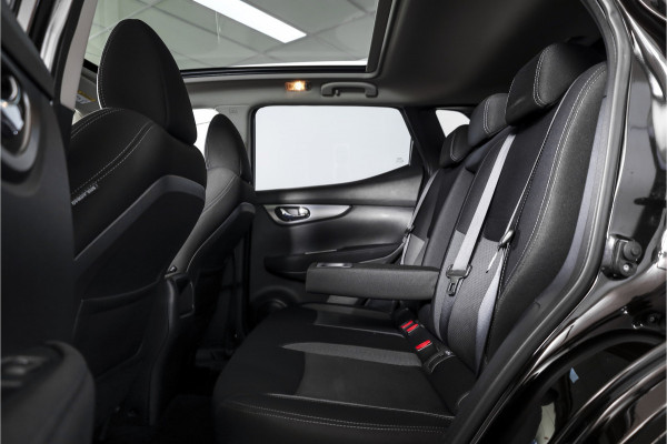 Nissan QASHQAI 1.2 116 PK N-Connecta | Pano | Cruise | 360 Camera | PDC | NAV | ECC | Afn. Trekhaak | LM 18" |