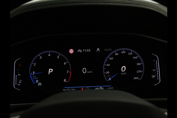 Volkswagen T-Roc 1.5 TSI 150pk Automaat R-Line Digitale Cockpit Climate Control Camera Navigatie Apple Carplay/Android Auto Lichtmetalen Velgen Parkeer sensoren Dab Led Adaptive Cruise Control